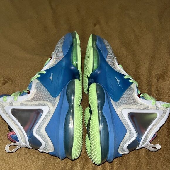 Nike Lebron XIX Men's Dutch Blue Basketball Shoes DC9339 400 7.5 Men's/9 Wmn - Picture 6 of 16